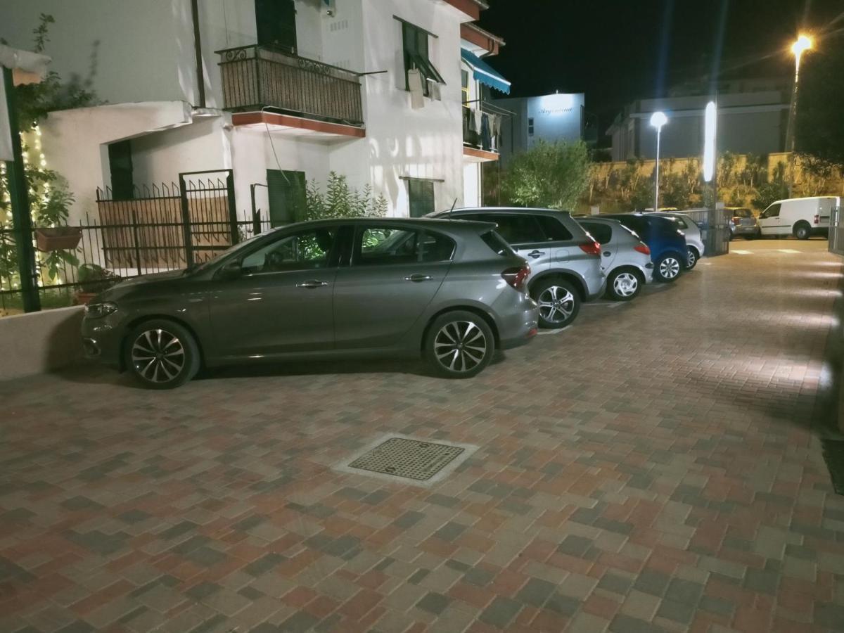 B&B Hotel Costa Azzurra Споторно Екстериор снимка