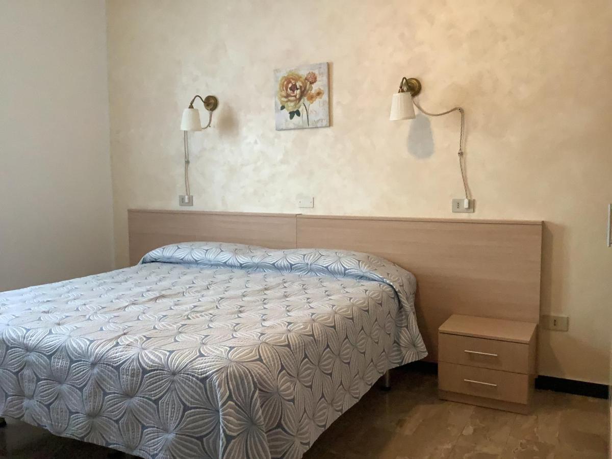B&B Hotel Costa Azzurra Споторно Екстериор снимка