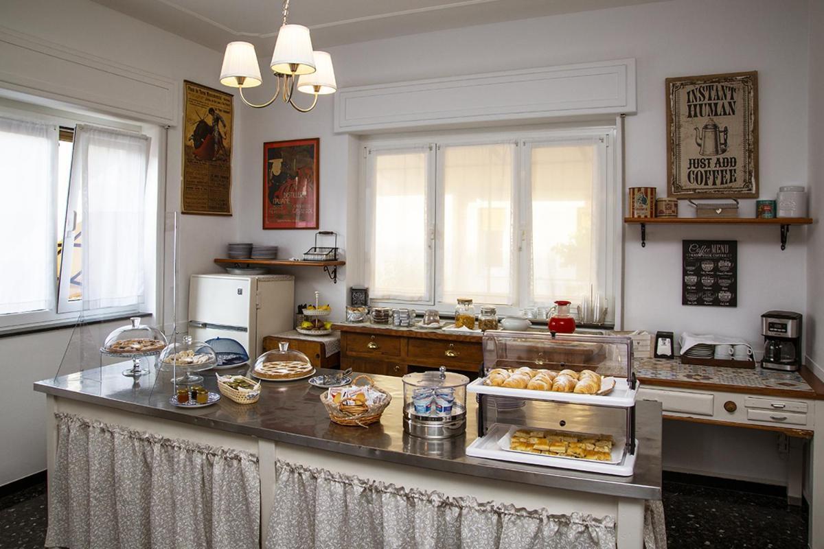 B&B Hotel Costa Azzurra Споторно Екстериор снимка