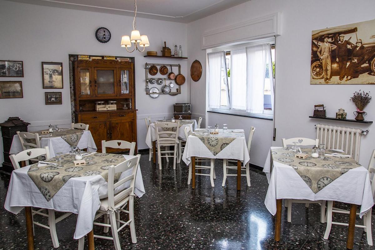 B&B Hotel Costa Azzurra Споторно Екстериор снимка