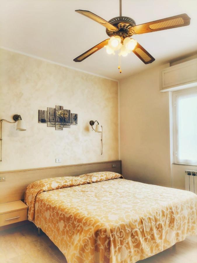 B&B Hotel Costa Azzurra Споторно Екстериор снимка