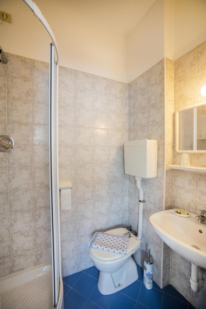B&B Hotel Costa Azzurra Споторно Екстериор снимка
